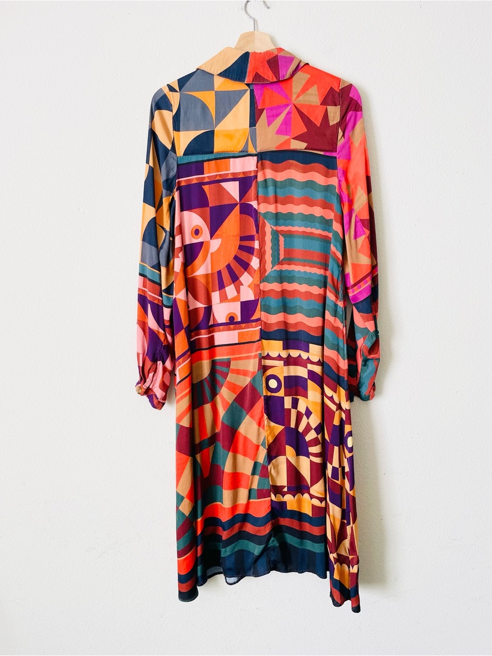 Farm Rio MEDIUM Graphic Scarves multicolor long sleeve pocketed shirt dress - Picture 9 of 12